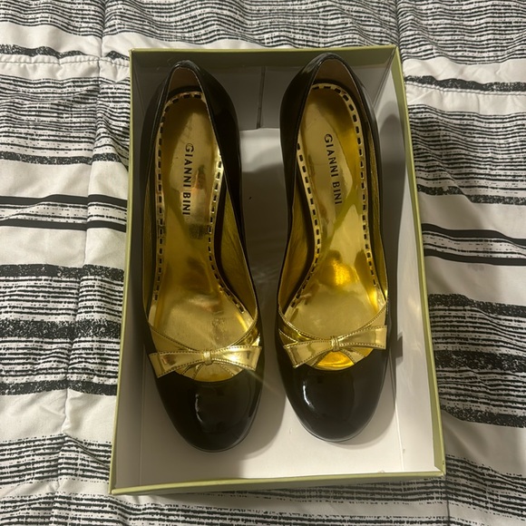 Black and gold heels pumps size women’s 10 - Picture 1 of 9